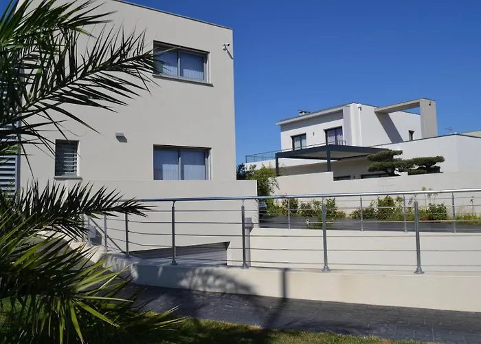 De Standing Piscine Privee A 15 Min Des Plages 8vb11 Vila *